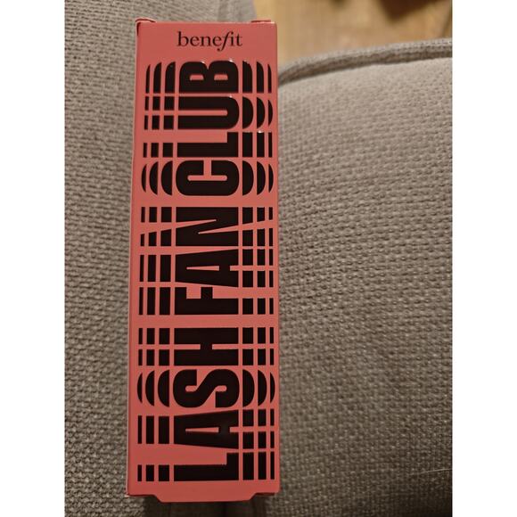 Benefit Fan Fest Fanning & Volumizing Mascara Gift Set - Picture 4 of 4